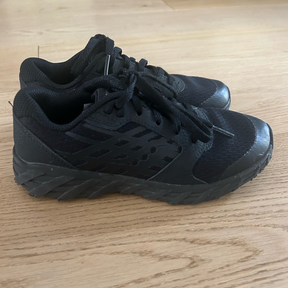 Black Saucony Sneakers